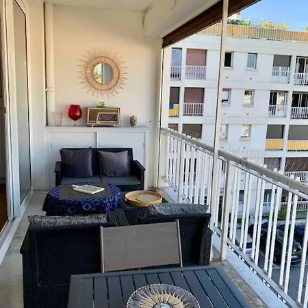 Apartment Cyrille Besset - T2 Avec Balcon