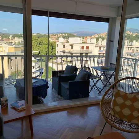 Cyrille Besset - T2 Avec Balcon *